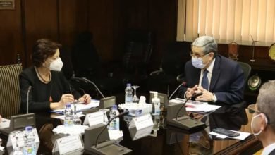 وزير الكهرباء والطاقة المتجددة يناقش مع بنك الإستثمار الأوروبى سبل دعم وتعزيز التعاون المستقبلى