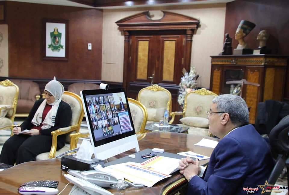 محافظ المنيا يطمئن رئيس الوزراء على توافر السلع التموينية وتكثيف الحملات على الأسواق