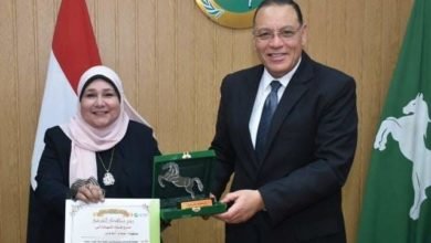 غراب يُكرم رئيسة مركز ومدينة ههيا لبلوغها السن القانوني للمعاش 