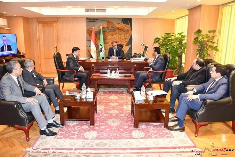 محافظ الفيوم يبحث التوسع في إنشاء مجمعات صناعية ومشروعات استثمارية جديدة 2 محافظ الفيوم يبحث التوسع في إنشاء مجمعات صناعية ومشروعات استثمارية جديدة