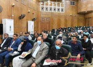 سكرتير محافظة قنا يتابع تقنين أراضي أملاك الدولة والتصالح في مخلفات البناء
