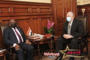 وزير الزراعة يبحث مع سفير دولة زامبيا بالقاهرة سبل التعاون بين البلدين 