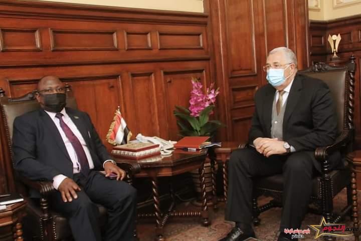 وزير الزراعة يبحث مع سفير دولة زامبيا بالقاهرة سبل التعاون بين البلدين 