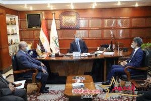 وزير القوى العاملة يبحث مع القنصل السعودي التنسيق لسفر العمالة المصرية لموسمي رمضان والحج