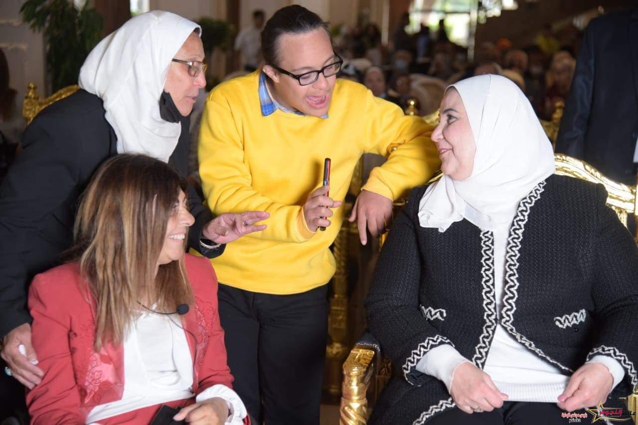إيمان كريم تشارك في تكريم أمهات الأشخاص ذوي الإعاقة لعام 2022 بنادي الصيد