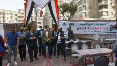 محافظ الفيوم يتفقد مائدة جمعية صلاح الدين لإفطار الصائمين ووحدة تجهيز الوجبات الغذائية