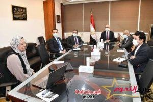 وزير الإسكان يستعرض مسودة الدليل الإرشادى لأسس ومعايير الحفاظ على الطابع المعمارى