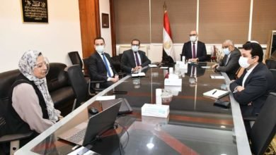 وزير الإسكان يستعرض مسودة الدليل الإرشادى لأسس ومعايير الحفاظ على الطابع المعمارى