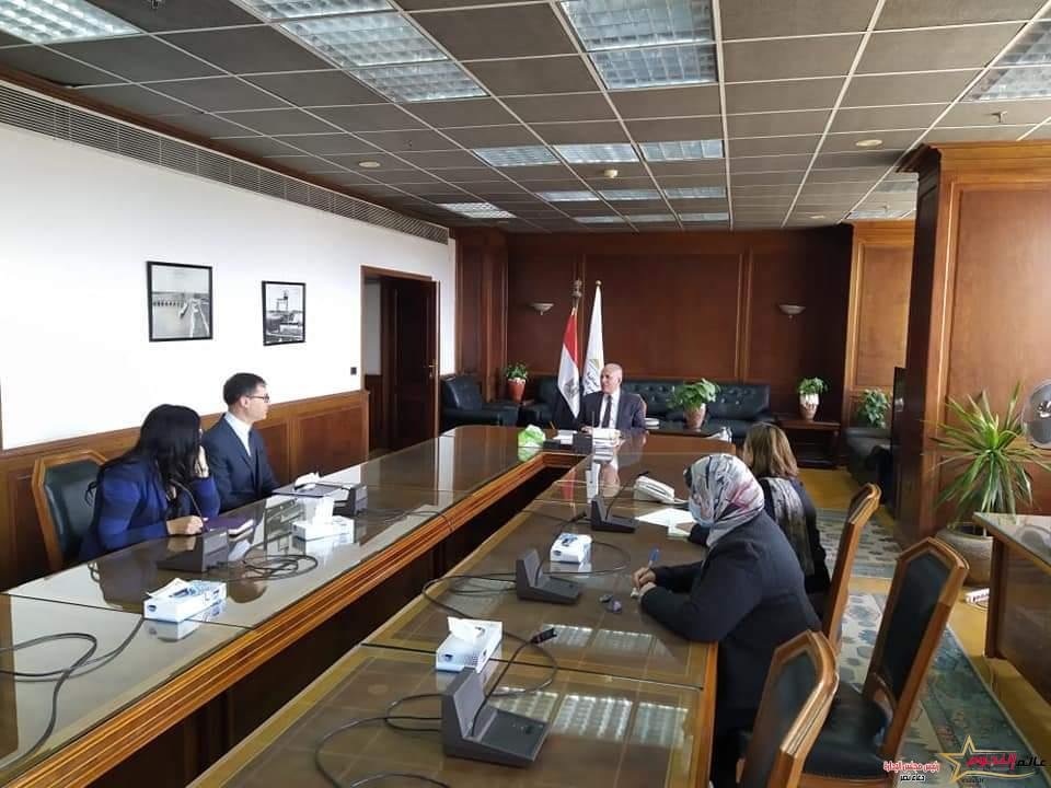 د. عبد العاطى يبحث مع كبير خبراء الإقتصاد الزراعي بالبنك الدولى سبل دعم برامج التكيف مع التغيرات المناخية