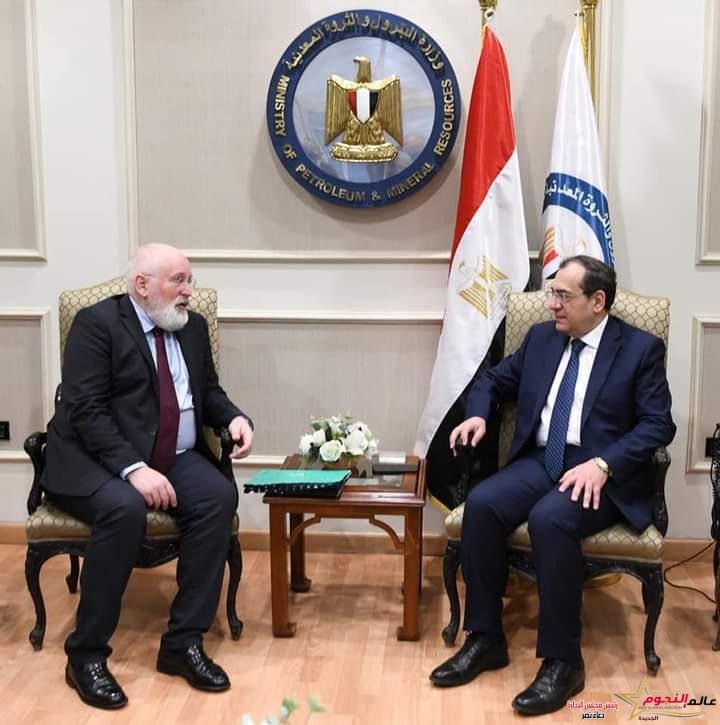 الملا يستقبل فرانس تيمرمانسي نائب رئيس مفوضية الاتحاد الأوروبي 2 الملا يستقبل فرانس تيمرمانسي نائب رئيس مفوضية الاتحاد الأوروبي