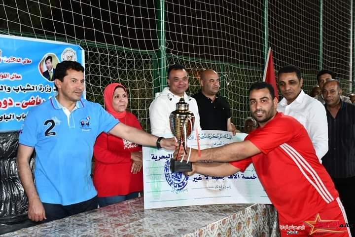 صبحي يشهد ختام الدورة الرمضانية بالواحات البحرية 