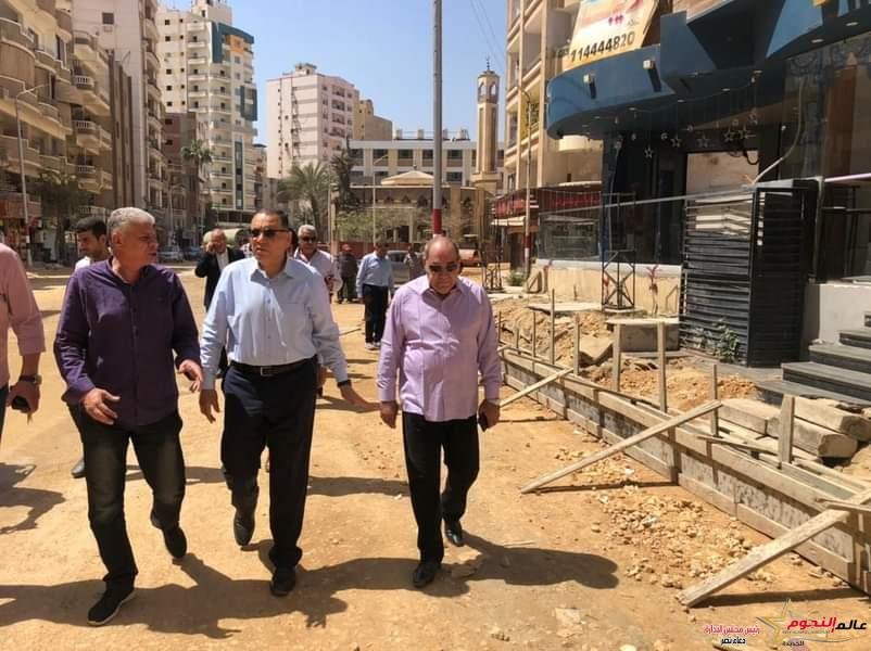 غراب يُشدد على سرعة الإنتهاء من أعمال الرصف والتطوير الجارية بشارع عمر بن الخطاب بمدينة الزقازيق