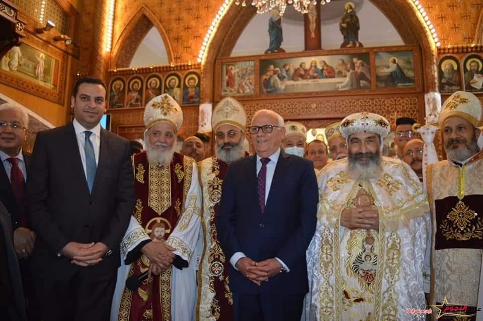 محافظ بورسعيد يزور الكنائس لتهنئة الأقباط بعيد القيامة المجيد 1 محافظ بورسعيد يزور الكنائس لتهنئة الأقباط بعيد القيامة المجيد
