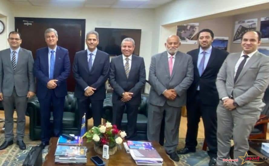 " قطاع الأعمال ": توقيع عقد تطوير كورنيش المقطم بمساحة 1.7 مليون متر