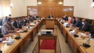عبد العاطى يجتمع مع القيادات التنفيذية بالوزارة لمتابعة موقف مشروعات الوزارة بمختلف المحافظات