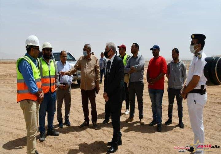 محطات الطاقة الشمسية وجراجات لشحن السيارات بالكهرباء وتطوير الهجن ضمن جولة محافظ جنوب سيناء