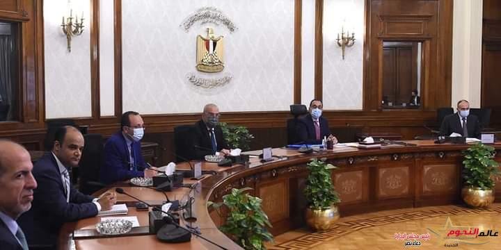 رئيس الوزراء يستعرض مقترحا لتطوير المنطقة الغربية بمدينة العلمين الجديدة 