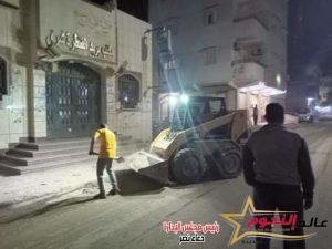 تكثيف أعمال النظافة ورفع الأتربه و استكمال أعمال الإنارة والكهرباء بمركز ومدينه القنطرة شرق