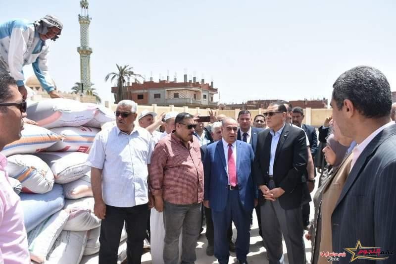 غراب : يتفقد شونة بنك التنمية والإئتمان الزراعى بالنخاس وصومعة مطاحن شرق الدلتا بمدينة الزقازيق
