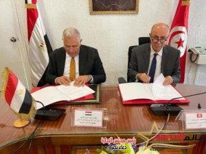 وزير الزراعة يبحث مع وزير الفلاحة التونسي التعاون المشترك  بين البلدين