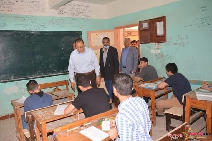 غراب يتفقد لجان امتحانات الفصل الدراسي الثاني للشهادة الإعدادية بمدرستي الناصرية وأحمد عرابي بمدينة الزقازيق