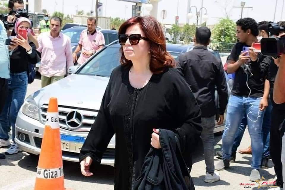 إلهام شاهين تعلق على اتهام غادة إبراهيم لها: "كدابة معايا عربيتي ومش بركب أتوبيسات"