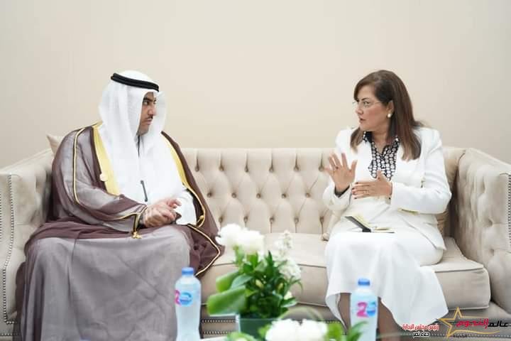 السعيد ورئيس مجلس محافظي البنك تبحث سبل تعميق التعاون الاقتصادي مع وزير الأستثمار الكويتي 2 السعيد ورئيس مجلس محافظي البنك تبحث سبل تعميق التعاون الاقتصادي مع وزير الأستثمار الكويتي