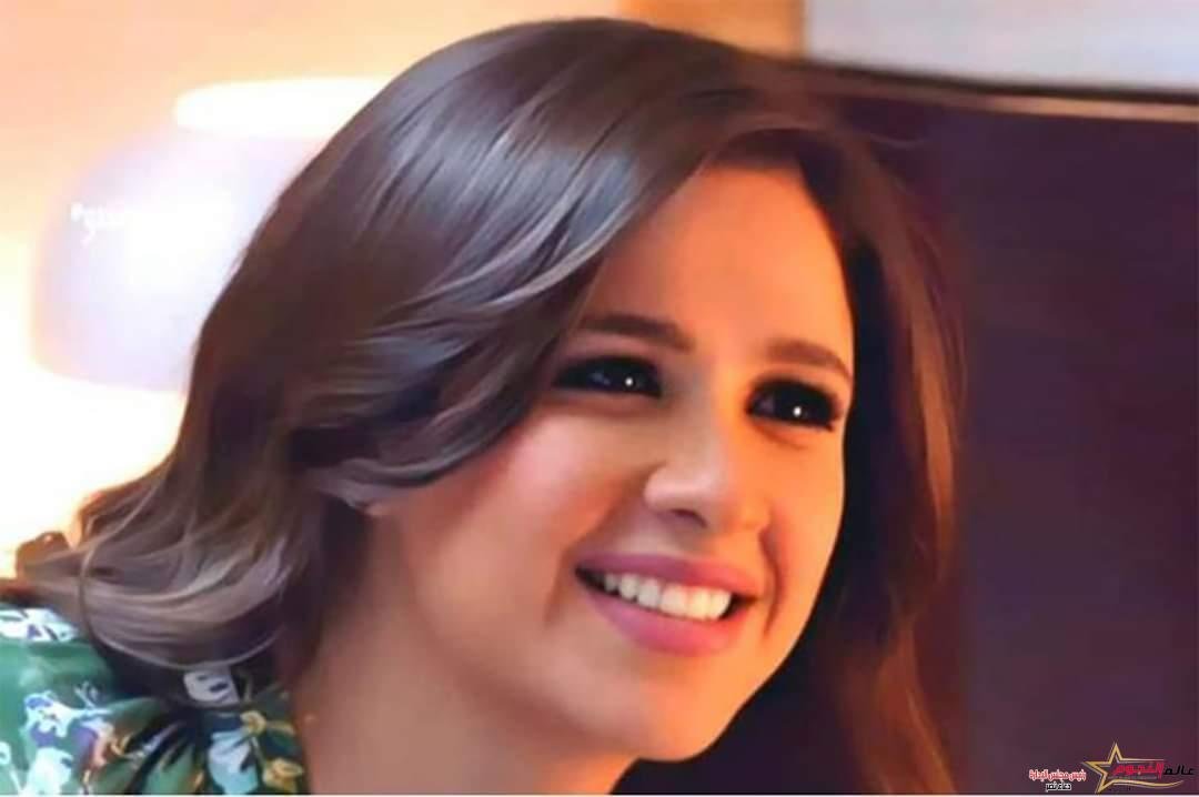 ياسمين عبد العزيز تعود من سويسرا بعد الخضوع لعملية جراحية 1 ياسمين عبد العزيز تعود من سويسرا بعد الخضوع لعملية جراحية