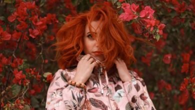 "ساندي مراد" تشارك بـ صورة لها مع الطفل "ادم وهدان" وتعبر عن تألقه