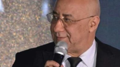 الشاعر "بهاء الدين محمد" يعبر عن غضبه بعد تصريح شيرين عبد الوهاب عن أغنيته "ماتجرخنيش"