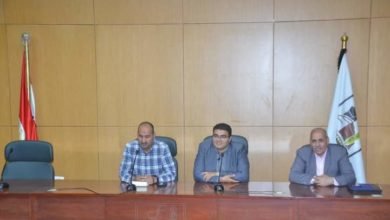 نائب المحافظ " د. عاصم سلامة" يعقد اجتماعا موسعاً للوقوف على آخر المستجدات لموقف توريد القمح  