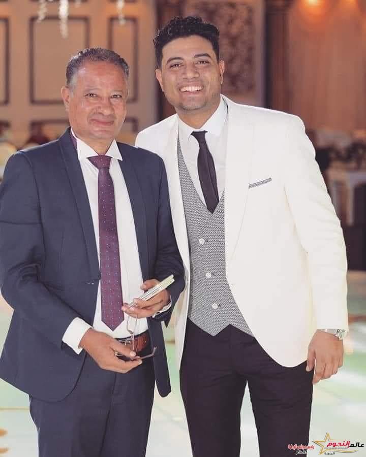 الفنان "أحمد ماجد" يطلب من جمهوره الدعاء لشفاء والده.. "هترجع ضحكتك زي مامشيت ورايا في المسارح"