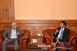 وزير الرياضة يلتقي السباحين المشاركين في محاولة عبور المانش بين إنجلترا وفرنسا 2 وزير الرياضة يلتقي السباحين المشاركين في محاولة عبور المانش بين إنجلترا وفرنسا