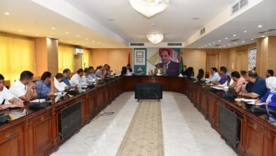 محافظ الفيوم يتابع الموقف التنفيذي لمشروعات الرصف بالخطة الاستثمارية للمحافظة 