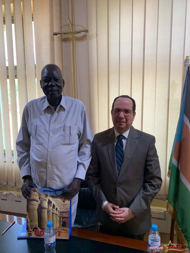 السفير المصري في جوبا يلتقي وزير العدل والشئون الدستورية بجنوب السودان