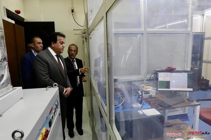 عبدالغفار يتفقد مقر وكالة الفضاء المصرية 1 عبدالغفار يتفقد مقر وكالة الفضاء المصرية