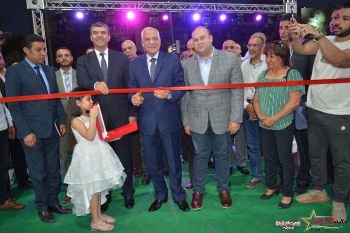 راشد يفتتح معرض " مبادرة دعم " للسلع الغذائية وملابس العيد واللحوم بفيصل