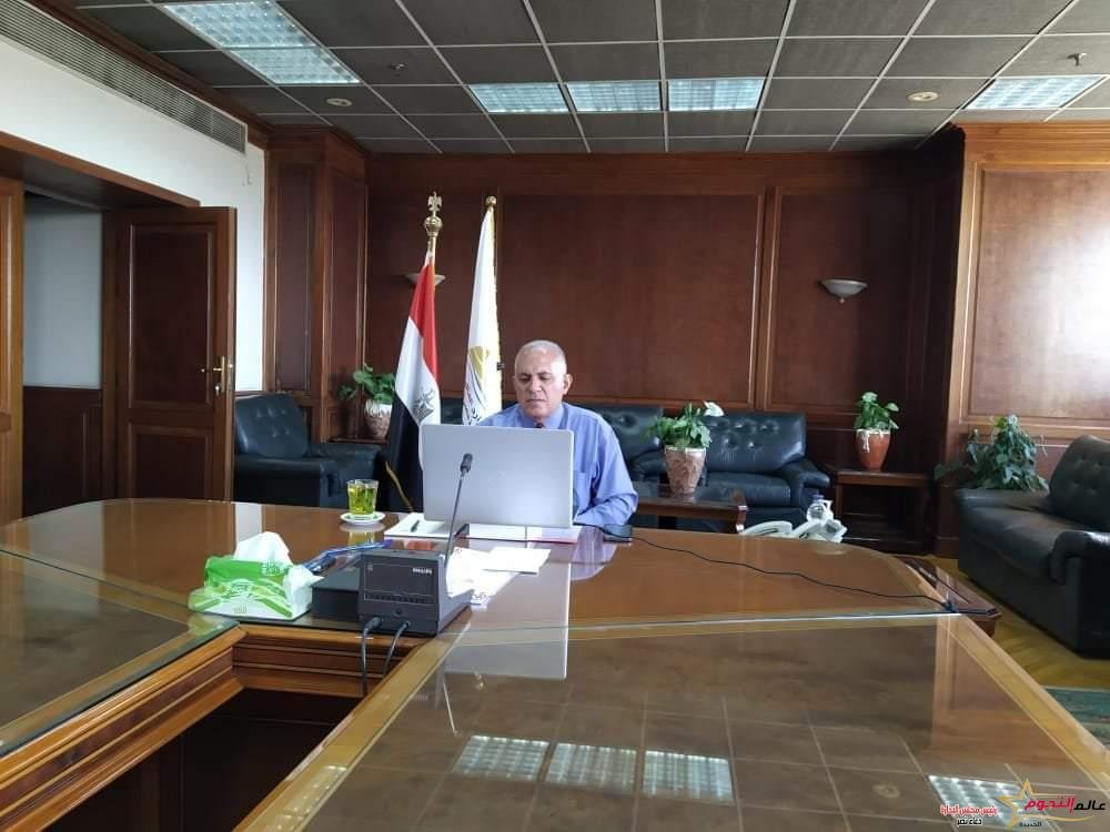 عبد العاطي: متابعة الحالة الهيدرولوجية للنهر وسيناريوهات الفيضان المقبل وموقف إيراد نهر النيل 1 عبد العاطي: متابعة الحالة الهيدرولوجية للنهر وسيناريوهات الفيضان المقبل وموقف إيراد نهر النيل