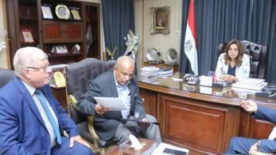 عوض تتابع مستجدات الموقف الخاص بعدد من مشروعات المياه و الصرف الصحي المُدرجة بالمبادرة الرئاسية "حياة كريمة"