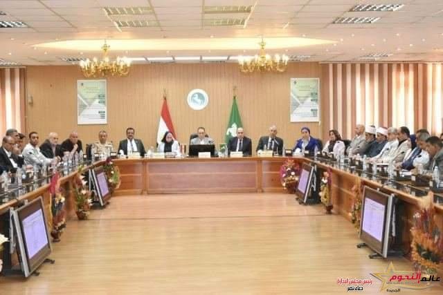 تنفيذي الشرقية يستعرض آلية تطبيق قانون تنظيم إنتظار المركبات في الشارع وحملة طرق الأبواب لتلقي لقاح فيروس كورونا