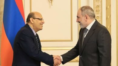 رئيس الوزراء الأرميني يستقبل السفير المصرى في ييريفان