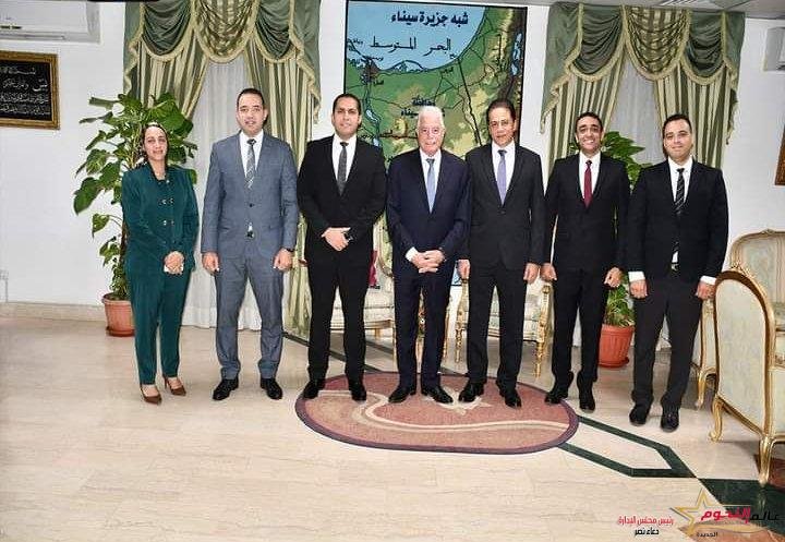 فودة يكرم عضوين بهيئة الرقابة الإدارية لتميزهم في عملهم 2 فودة يكرم عضوين بهيئة الرقابة الإدارية لتميزهم في عملهم