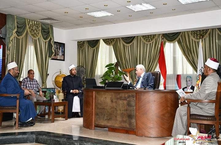 فودة يلتقي علماء مجمع البحوث الإسلامية قبل بدء فعاليات الجلسة الحوارية لمبادرة "لتسكنوا إليها" 2 فودة يلتقي علماء مجمع البحوث الإسلامية قبل بدء فعاليات الجلسة الحوارية لمبادرة "لتسكنوا إليها"