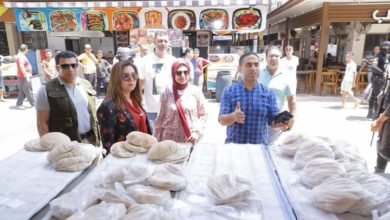 محافظ دمياط تتابع حركة السلع بالمحال والمخابز ومحال الجزارة