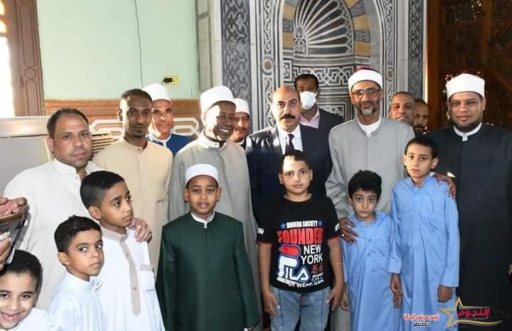 محافظ أسوان يؤدى صلاة عيد الأضحى المبارك بمسجد بدر بالطابية 1 محافظ أسوان يؤدى صلاة عيد الأضحى المبارك بمسجد بدر بالطابية
