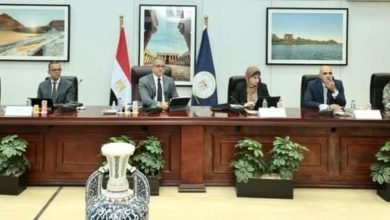 العناني يعقد اجتماعاً لمناقشة مستجدات العمل السياحي