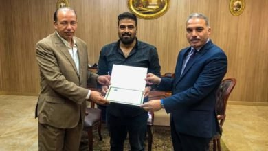 كلية الحقوق بالمنصورة تكرم الفنان "فضل مصطفى"