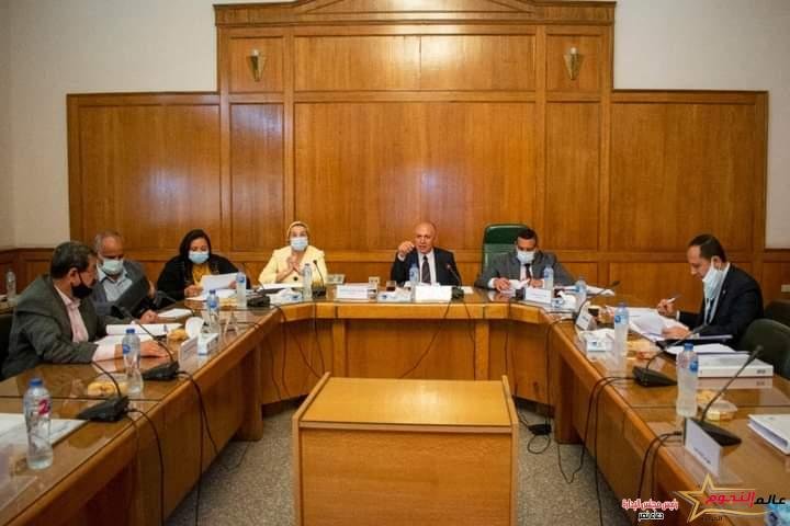 عبد العاطي يعقد إجتماع اللجنة العليا لتراخيص الشواطئ بحضور وزيرة البيئة ومحافظ البحيرة 2 عبد العاطي يعقد إجتماع اللجنة العليا لتراخيص الشواطئ بحضور وزيرة البيئة ومحافظ البحيرة