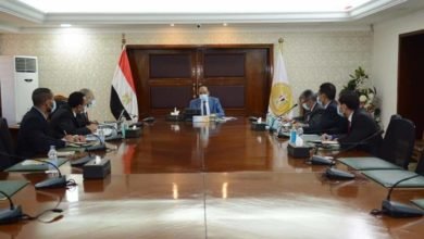 وزير التنمية المحلية يتابع مشروعات البنية التحتية لمنظومة المخلفات بمحافظات الجمهورية