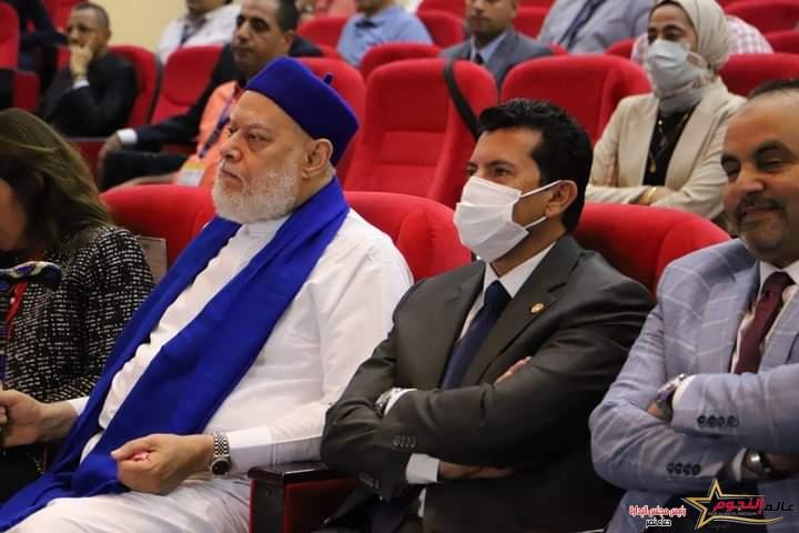 وزير الشباب والرياضة والدكتور علي جمعة يشهدان توقيع بروتوكول "قيم وحياة" لنشر القيم الأساسية في المجتمع 5 وزير الشباب والرياضة والدكتور علي جمعة يشهدان توقيع بروتوكول "قيم وحياة" لنشر القيم الأساسية في المجتمع